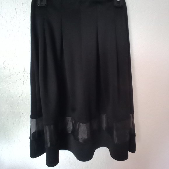 VALIA Black Medium Mesh Swing Pleated Skirt - Picture 2 of 3